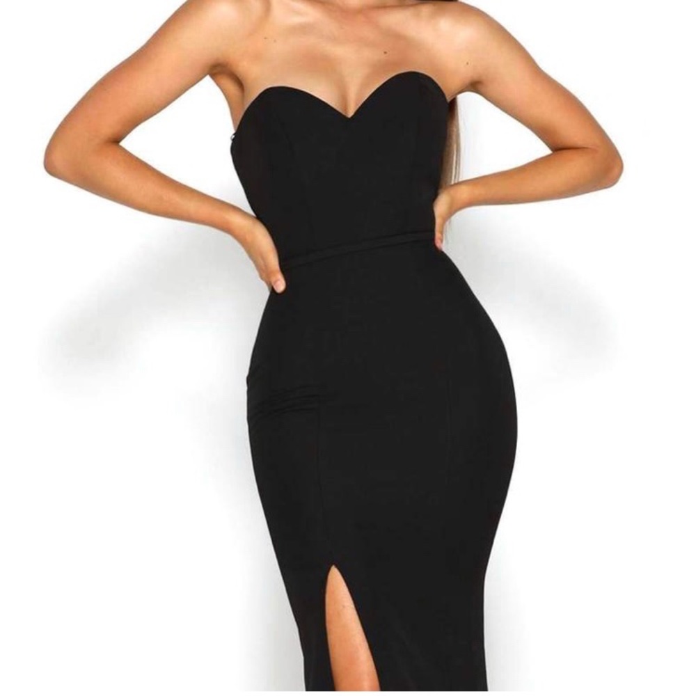 Portia & Scarlett Arya Black Gown Sz 2
